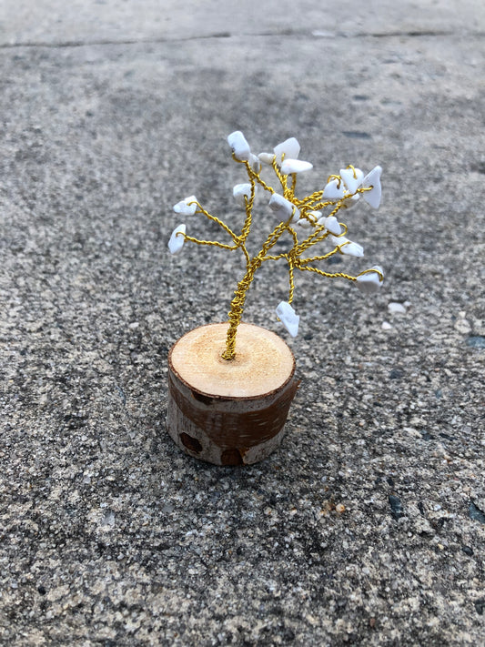 Small Howlite Tree