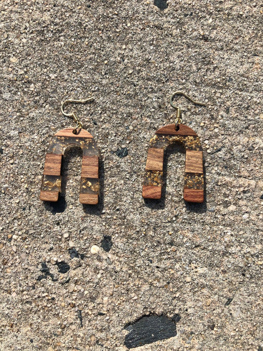 Tiki Earrings (Horseshoe)